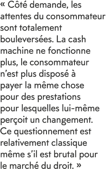   C t  demande, les attentes du consommateur sont totalement boulevers es  La cash machine ne fonctionne plus, le con   